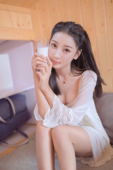 欧美《熟妇的荡欲》未删减版